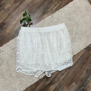 Lane Bryant Size 26/28 White Crochet Lace Lined Elastic Pull-On Shorts